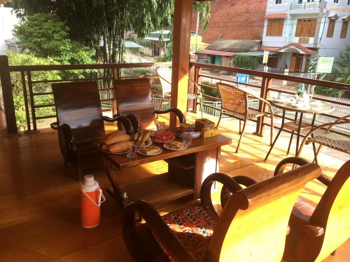 Nha Nghi Moon 2 Bed & Breakfast Yen Bai Exterior photo